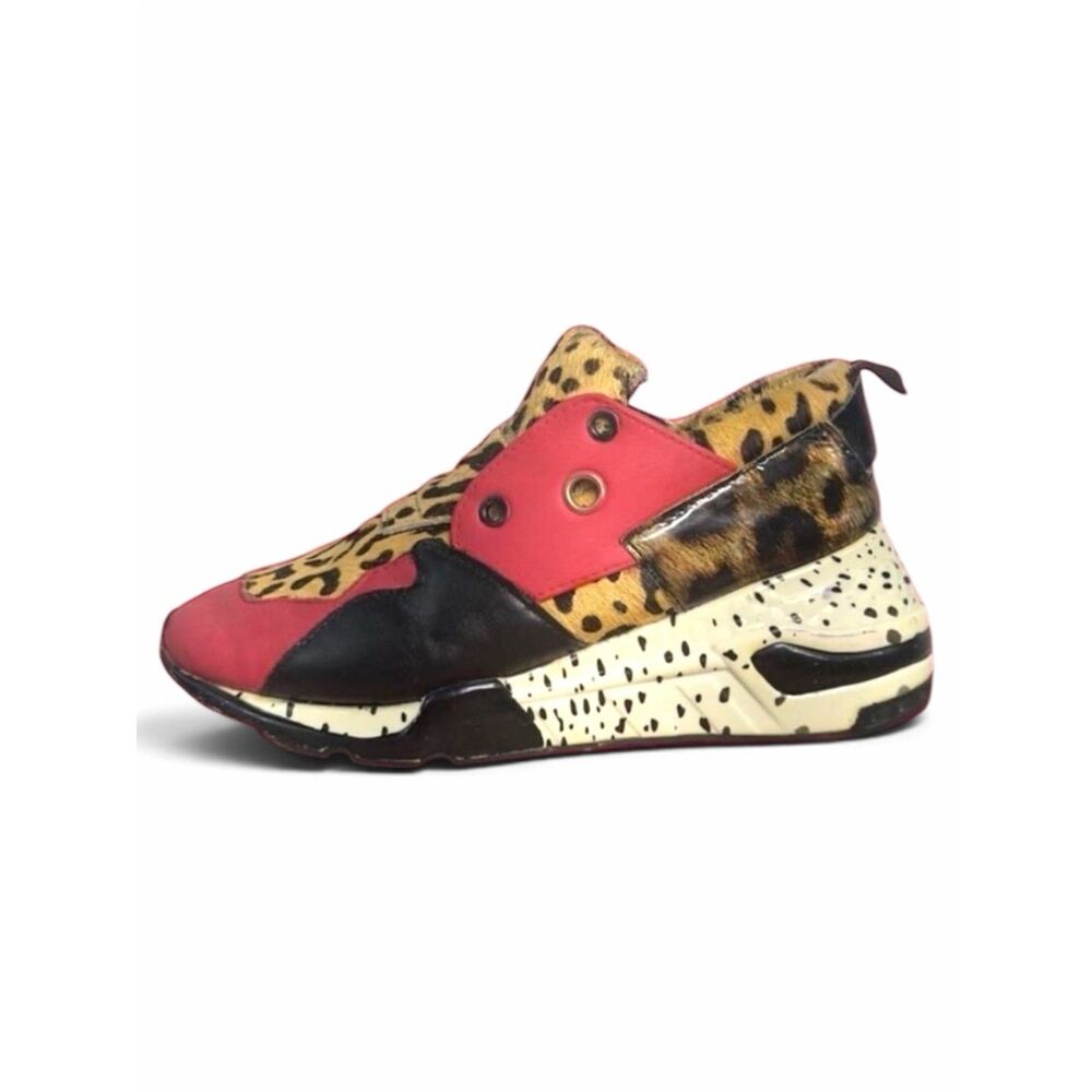 Steve Madden Women's Brown and Red Trainers sz 5.5